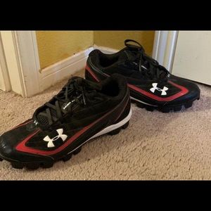 Baseball cleats